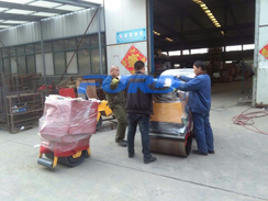 福瑞得機械座駕壓路機，手扶壓路機包裝發(fā)貨