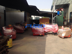 福瑞得機(jī)械3臺(tái)座駕，2臺(tái)手扶壓路機(jī)，1臺(tái)5米二次結(jié)構(gòu)澆注機(jī)包裝完畢及時(shí)發(fā)貨